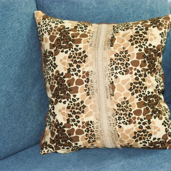 Accent Pillow Animal Print 20 x 20 NEW - Picture 2 of 13